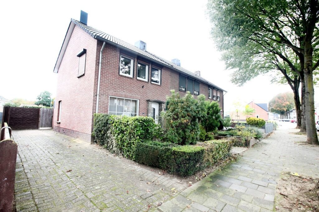 Veestraat 9